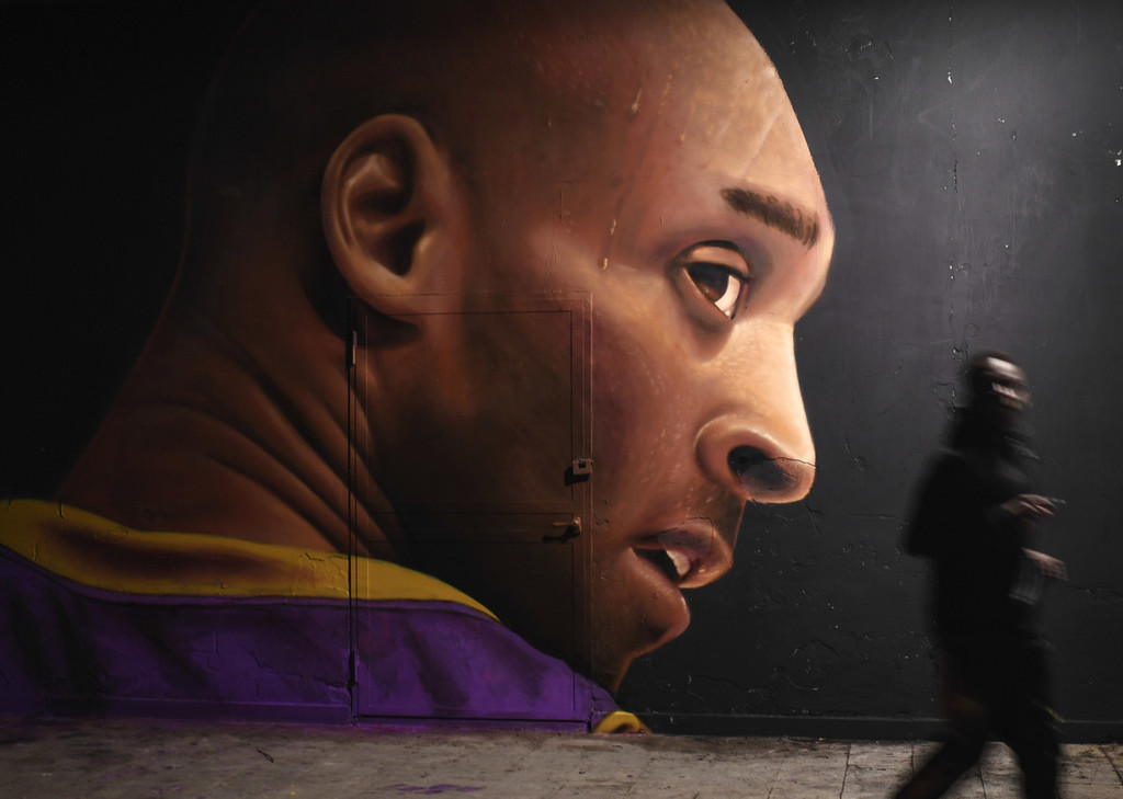 詹杜库领衔年终大战，联盟新老门面交手创纪录，一代新人换旧人！（詹杜库领衔年末巅峰对决，新老巨星正面交锋再创纪录，时代更迭加速！）