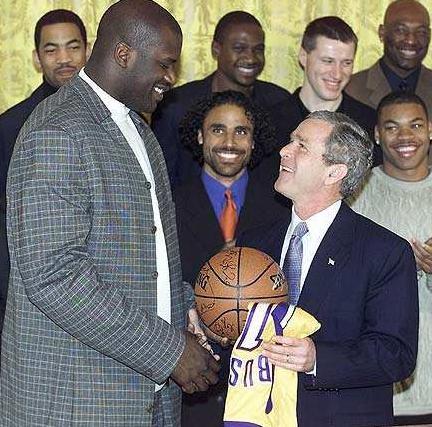 3-0！莎头击败日本队晋级决赛，王楚钦频频爆冲，张本美和出洋相（3-0！“莎头”横扫日本队闯进决赛，王楚钦火力全开频频爆冲，张本美和频现失误）