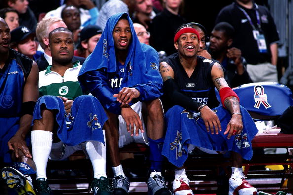 克拉克森半场高效表现，为球队奠定基础（克拉克森半场表现抢眼，助球队打下坚实基础）