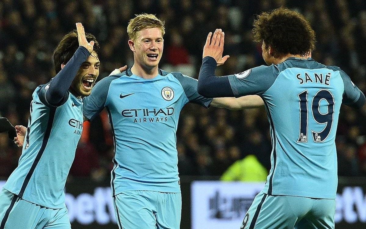 足球巴萨夏窗计划浮现，多名球员被列出售（巴萨夏窗方案曝光，多名球员被挂牌出售）