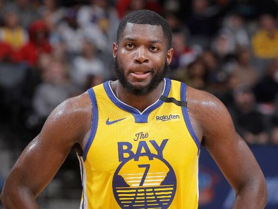 日媒：札幌后卫家泉怜依新婚能量满格，甜蜜盛赞爱妻厨艺（日媒：札幌后卫家泉怜依新婚状态拉满，甜蜜夸妻厨艺一绝）