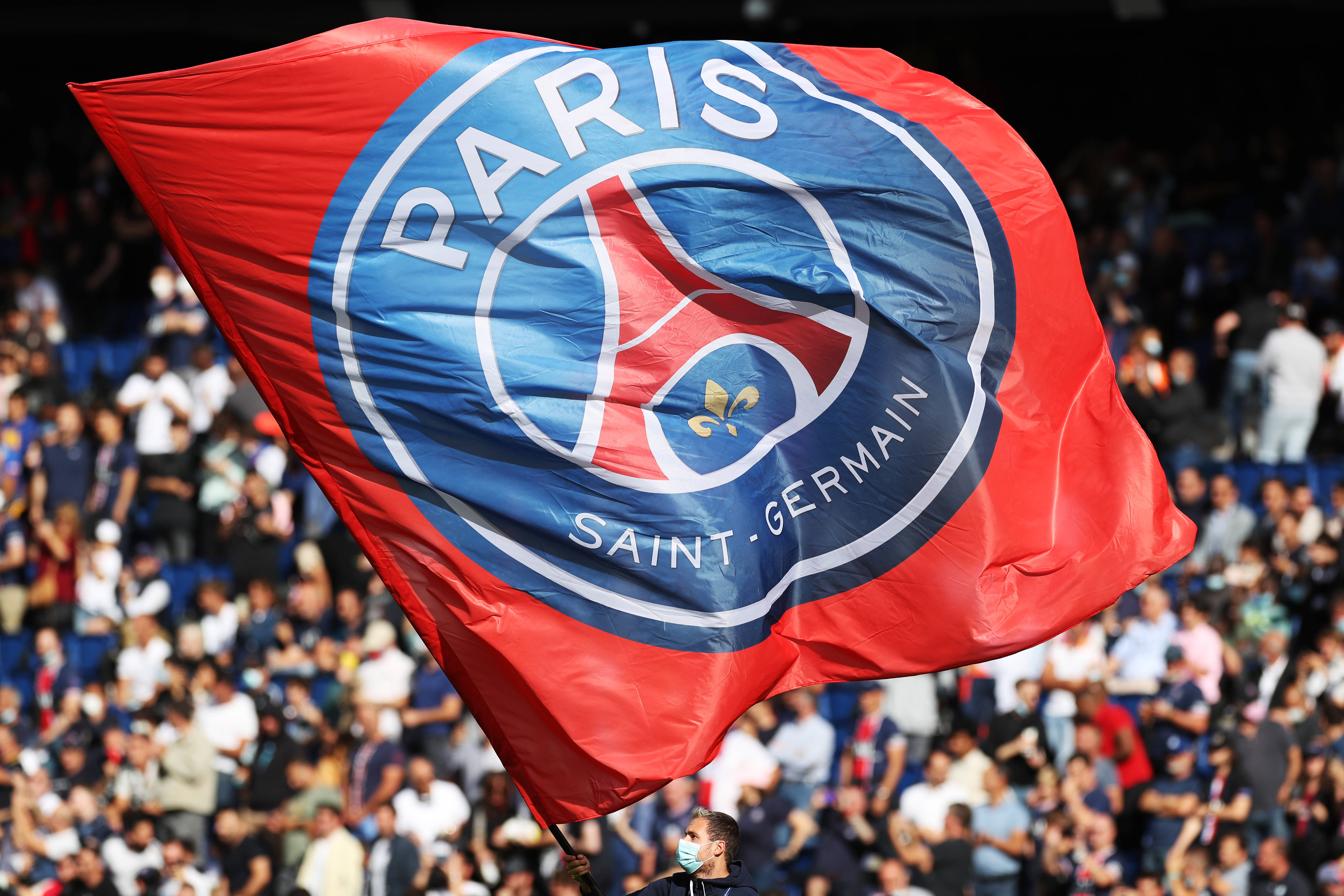 世预赛戴帽，B费葡萄牙国家队生涯首次上演帽子戏法（B费在世预赛完成葡萄牙国家队生涯首个帽子戏法）