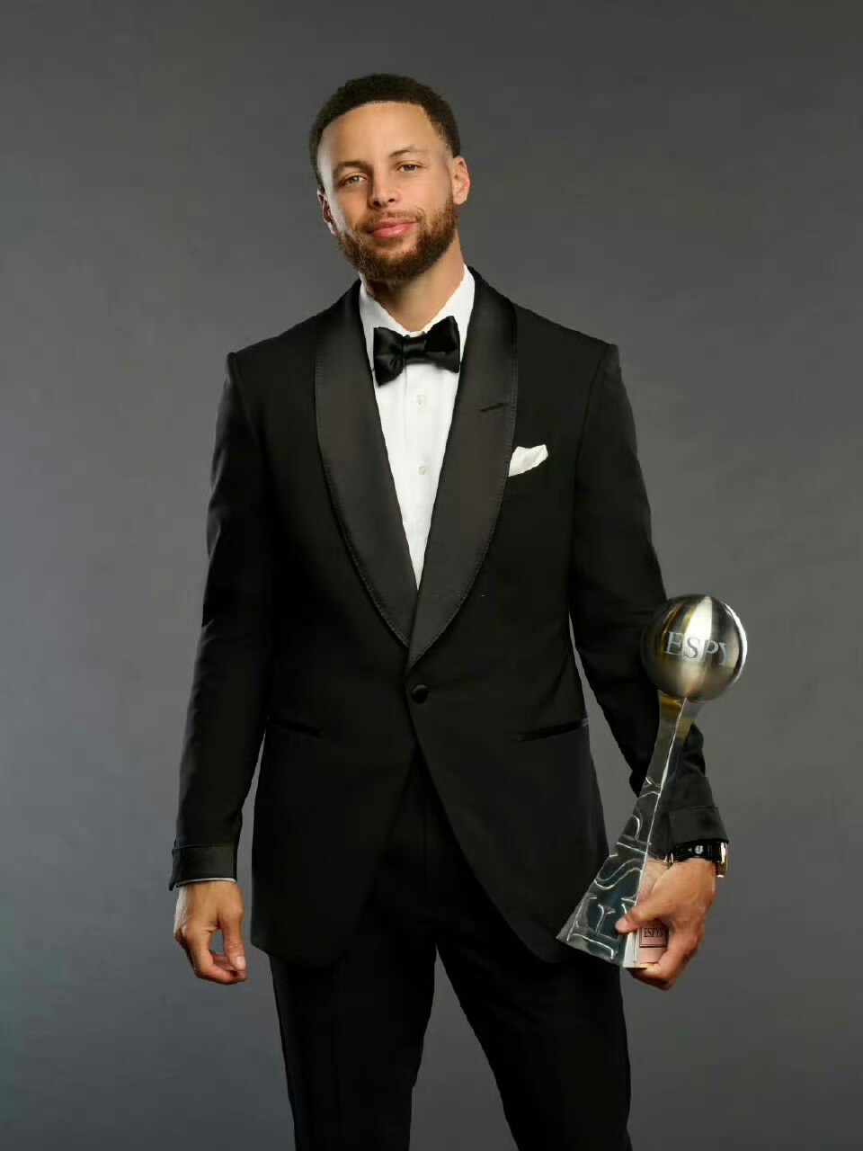 加比亚：赛季最后阶段也会做到最好，这件球衣就是这么要求的（加比亚：赛季收官仍将全力以赴，这身战袍对我们的要求就是如此）