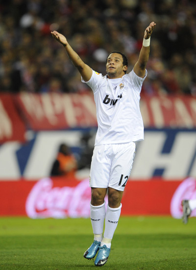 每体：孔德提前退出巴萨今日训练，出战塞尔塔成疑（每体：孔德今日巴萨训练提前离场，出战塞尔塔存疑）