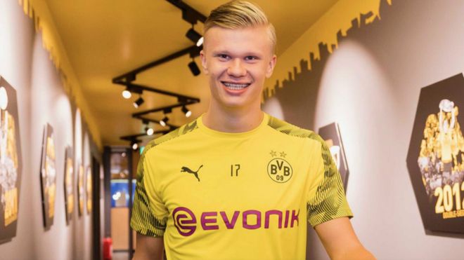 意甲最新积分战报：两大强队落败，榜首易主，争冠形势乱了（意甲积分榜更新：两强失利，榜首易位，争冠格局洗牌）