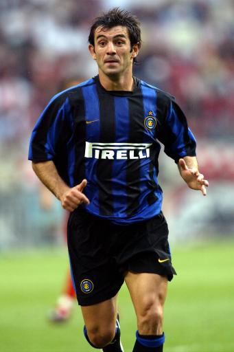 篮球篮网球员赛前热身状态良好（篮网球员赛前热身状态出色）